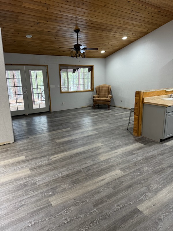 antler-ridge-handyman-services-den-flooring